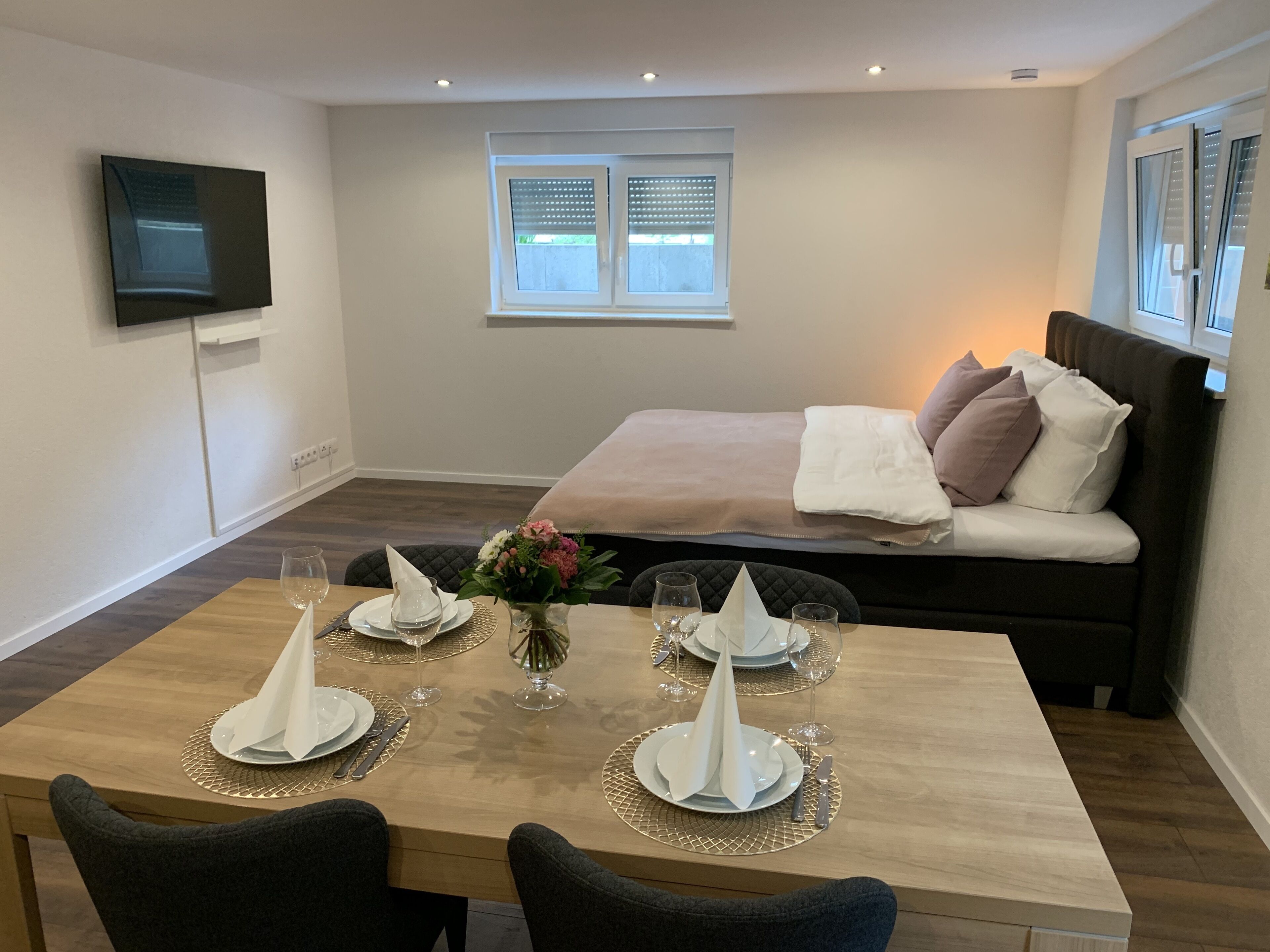 2 bedrooms, iron/ironing board, travel cot, free WiFi