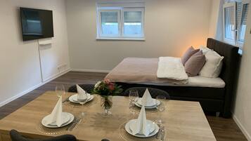 2 bedrooms, iron/ironing board, travel cot, free WiFi