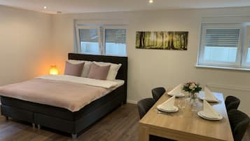 2 Schlafzimmer, Bügeleisen/Bügelbrett, Reisekinderbett, kostenloses WLAN