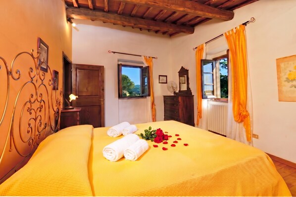 3 bedrooms, iron/ironing board, free WiFi, bed sheets - Casa Citille (Greve in Chianti)