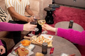 Alimentos y bebidas