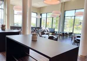 Kontinental frokost hver dag (SEK 150 per person)