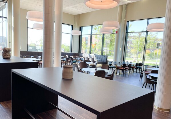 Tägliches kontinentales Frühstück (150 SEK pro Person)