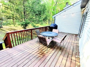 Outdoor dining - Mountain gateway in the beautiful Lake Harmony (lake harmony)