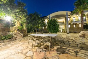 Outdoor dining - Stone Homes Amber (Marmaris)