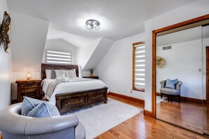 4 habitaciones, escritorio, tabla de planchar con plancha y wifi gratis 