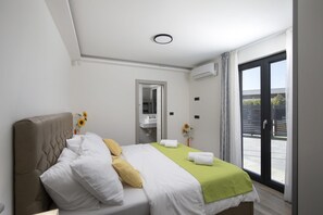 4 bedrooms, in-room safe, iron/ironing board, WiFi (free) - Villa Speranza with pool (Pula)