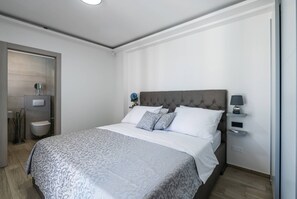 4 dormitoris, caixa forta a l'habitació i planxa i posts de planxar 