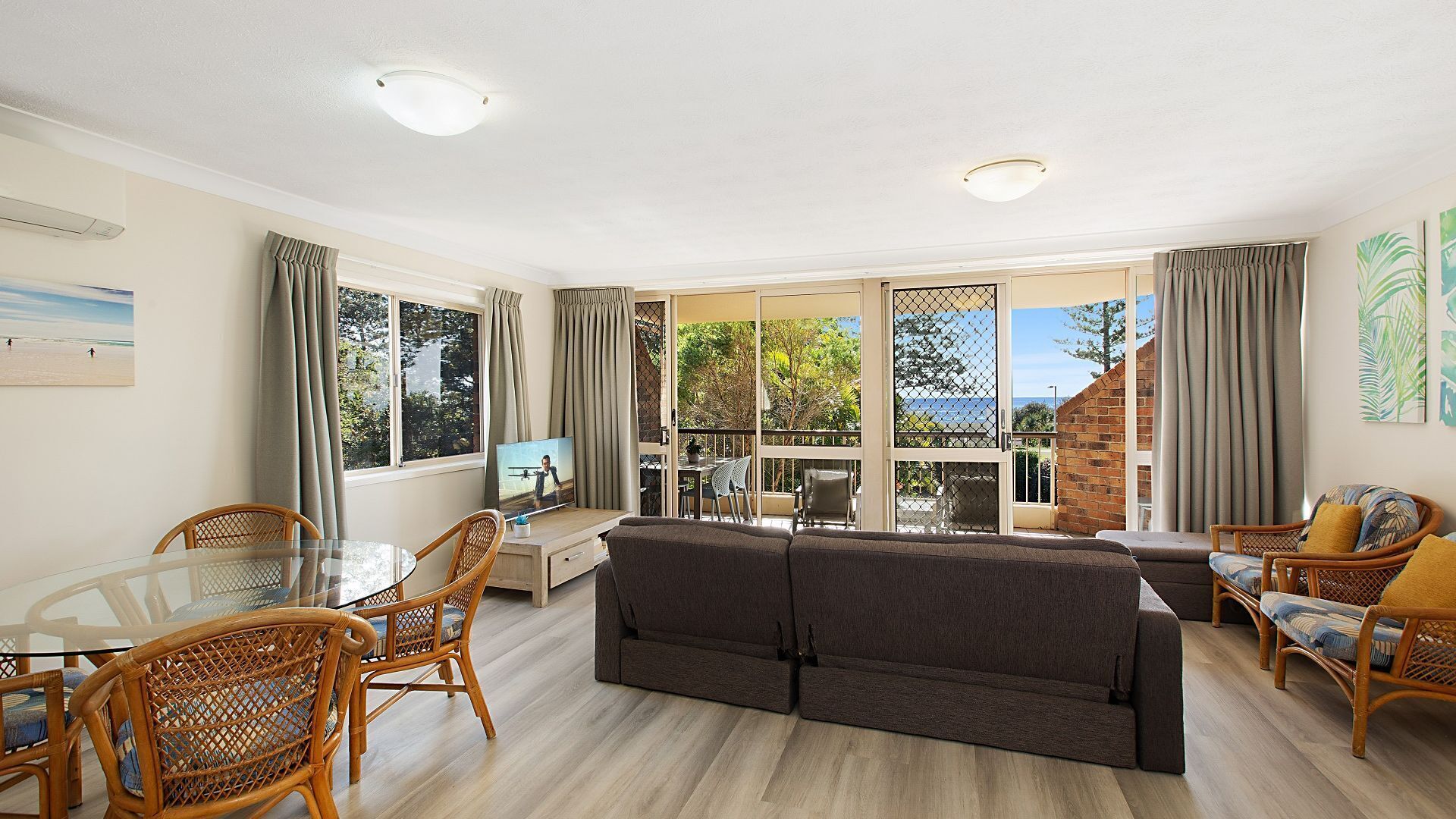 San Chelsea 16 - Beachfront Bilinga - Linen Provded! — image 6