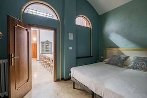5 camere, ferro/asse da stiro, Wi-Fi gratuito, lenzuola