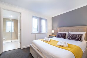 4 Schlafzimmer, Bügeleisen/Bügelbrett, kostenloses WLAN, Bettwäsche