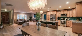 Relaxing 4 Bdrm Retreat in the Heart of Scottsdale