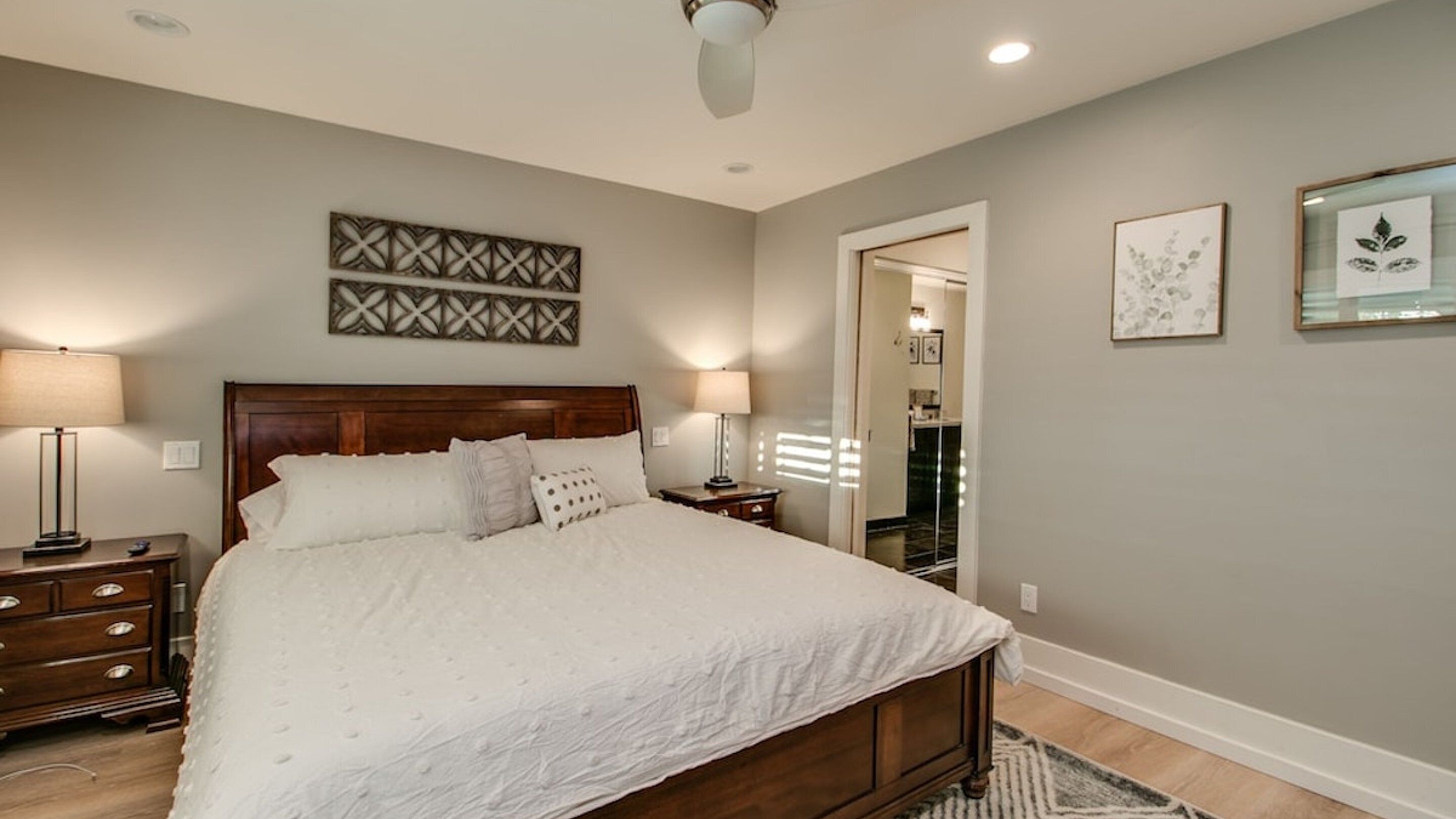 Studio (4 Bedrooms)