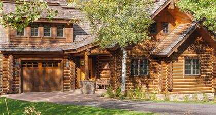 Teton Retreat Spacious Teton Springs Log Cabin w/Forest Access, A/C & Hot Tub
