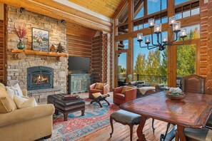 Smart TV, fireplace, books, stereo - Teton Retreat Spacious Teton Springs Log Cabin w/Forest Access, A/C & Hot Tub (Victor)