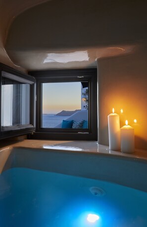 Villa (Starry Sky Cave) | 1 bedroom, down comforters, free WiFi, bed sheets - Blue Art Caves (Oia)