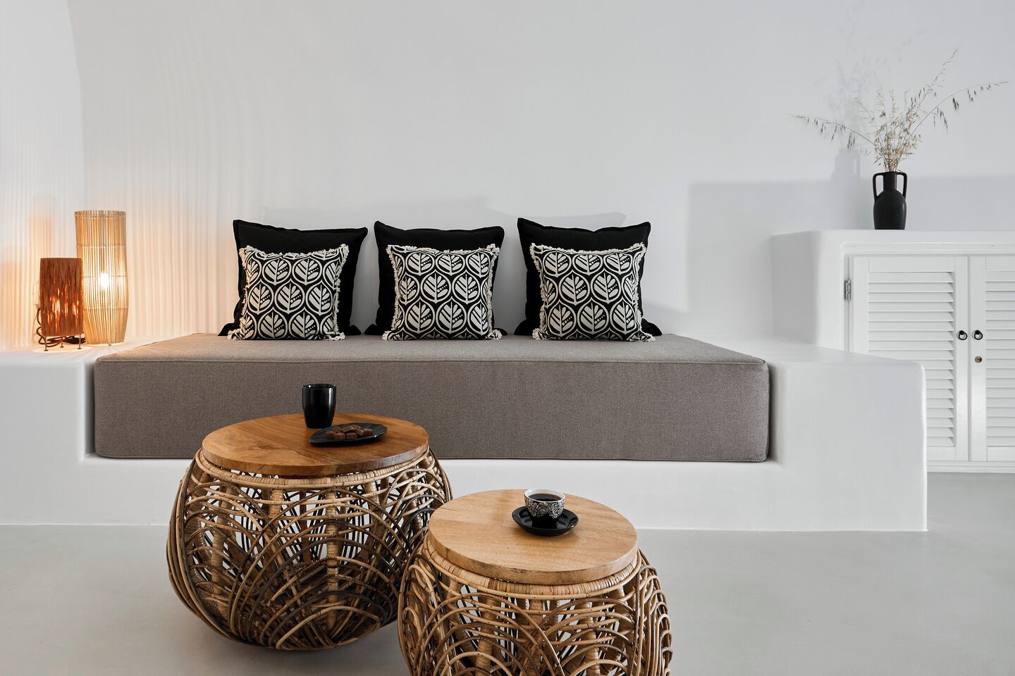 Deluxe Villa, 1 Queen Bed, Sea View (Starry Sky Cave) | Living room | 40-inch flat-screen TV with satellite channels, Netflix