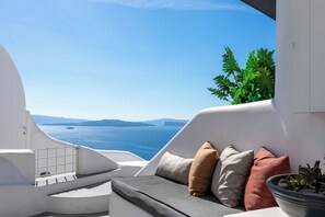 Villa (Starry Sky Cave) | Terrace/patio - Blue Art Caves (Oia)