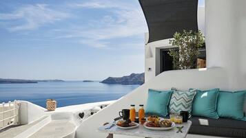 Deluxe Villa, 1 Queen Bed, Sea View (Starry Sky Cave) | Terrace/patio