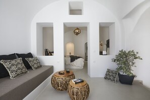 Villa (Stellar Sun Suite) | Living area | 40-inch flat-screen TV with satellite channels, Netflix - Blue Art Caves (Oia)