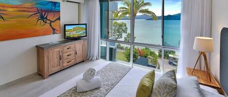 3 slaapkamers, een strijkplank/strijkijzer, wifi, beddengoed