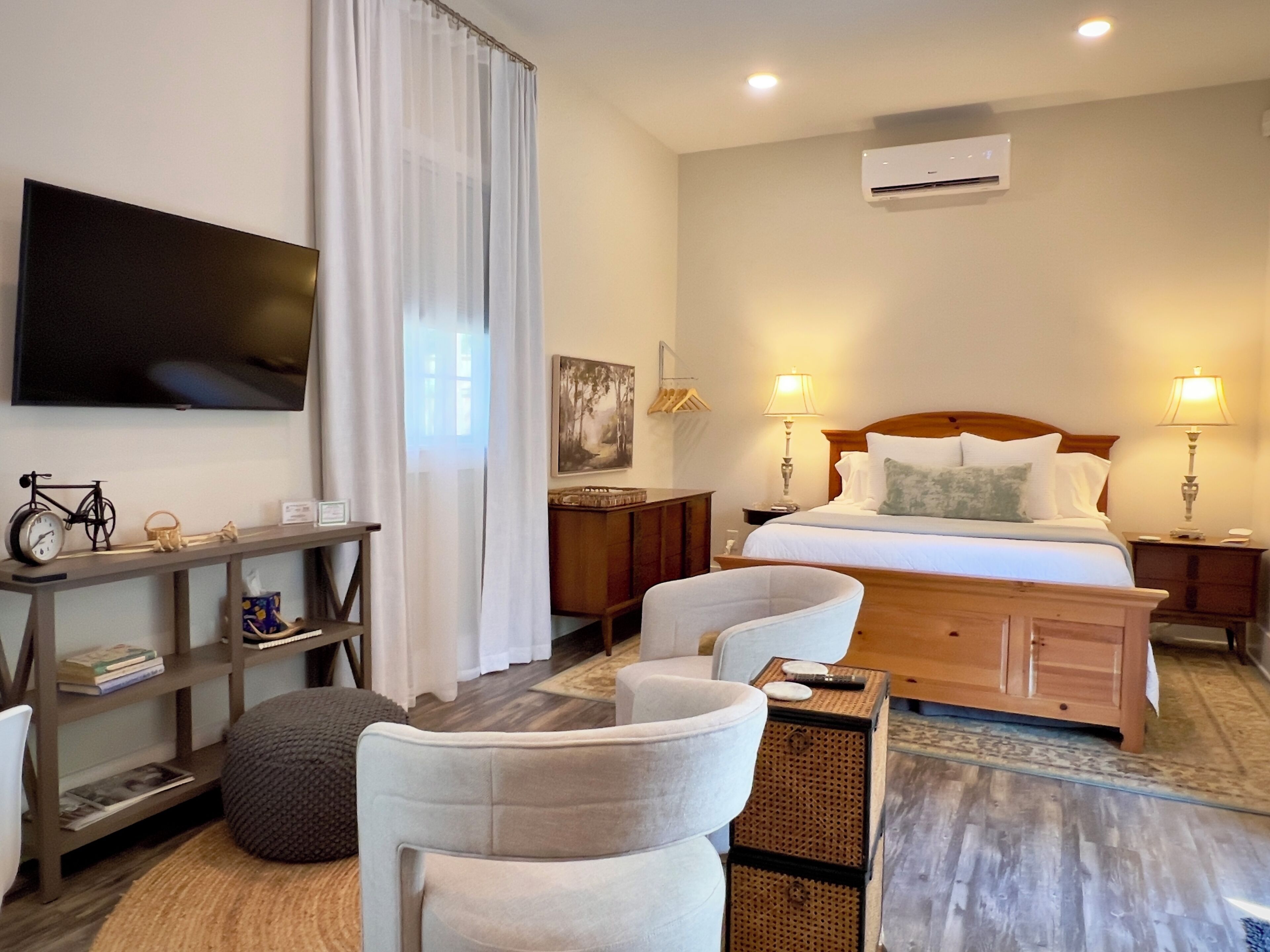 1 bedroom, hypo-allergenic bedding, in-room safe, iron/ironing board