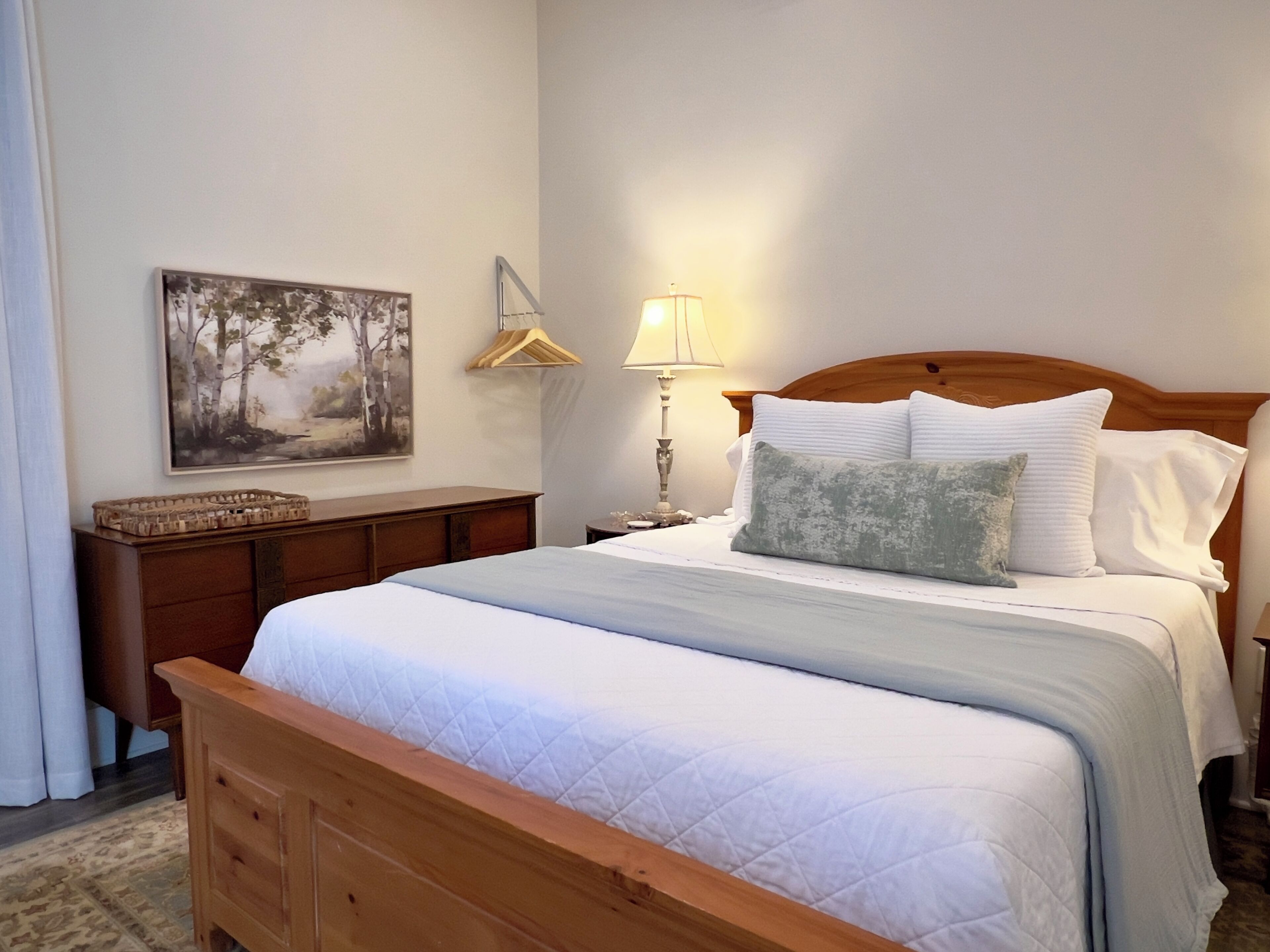 1 bedroom, hypo-allergenic bedding, in-room safe, iron/ironing board