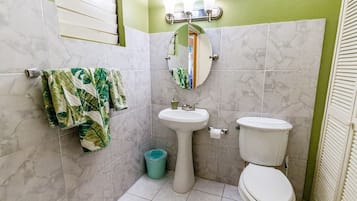 Villa, 2 Schlafzimmer | Badezimmer | Handtücher, Shampoo