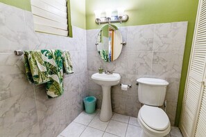 Villa, 2 slaapkamers | Badkamer | Handdoeken, shampoo