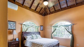 2 habitaciones, escritorio y espacio para trabajar con laptop