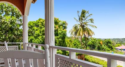 YanceyLargo-6BR Two-Story Estate w/Mountain Views by RedAwning