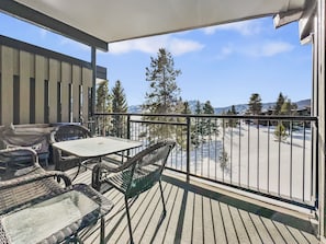 Condo, 2 habitaciones | Balcón
