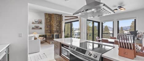 Condo, 2 Bedrooms | Private kitchen