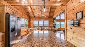 Cabin, 3 Bedrooms | Interior