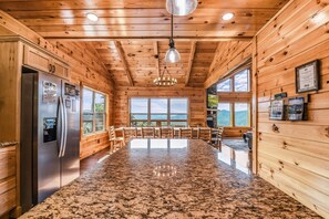 캐빈, 침실 3개 | 내부