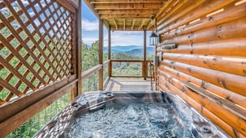 Cabaña, 3 habitaciones | Tina de hidromasaje al aire libre