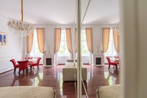 Classic Apartment - Music Academy Suite Café Vian Apartman Kft (Budapest)