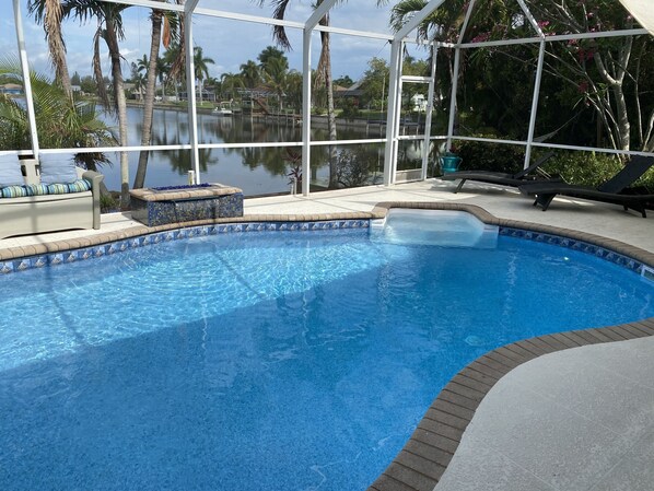 Piscine extérieure, piscine chauffée