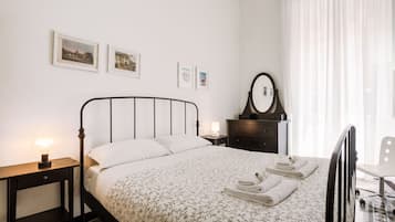 2 Schlafzimmer, BĂŒgeleisen/BĂŒgelbrett, WLAN, BettwĂ€sche