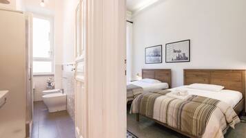 Doccia, asciugacapelli, bidet, asciugamani