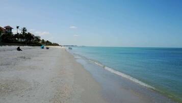 Condo (Beach & Tennis 5503) | Beach | Beach towels