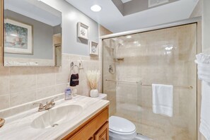 Condo (Beach & Tennis 5503) | Bathroom