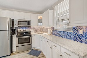 Studio (Beach & Tennis 2908) | Private kitchen