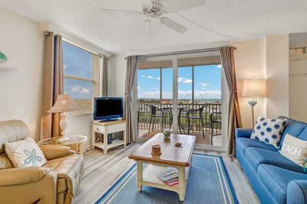 Studio (Beach & Tennis 2908) | Living room