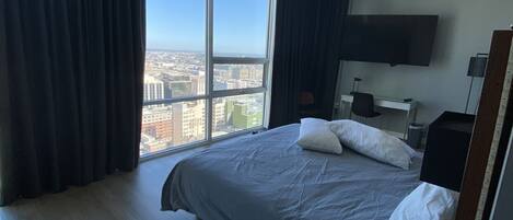 3 bedrooms, iron/ironing board, travel cot, free WiFi