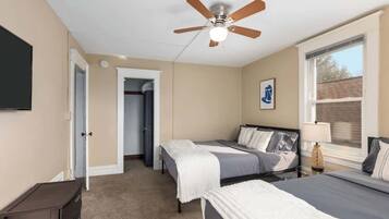 4 bedrooms, iron/ironing board, WiFi, bed sheets