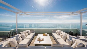 Outdoor dining - Costabella (Marbella)