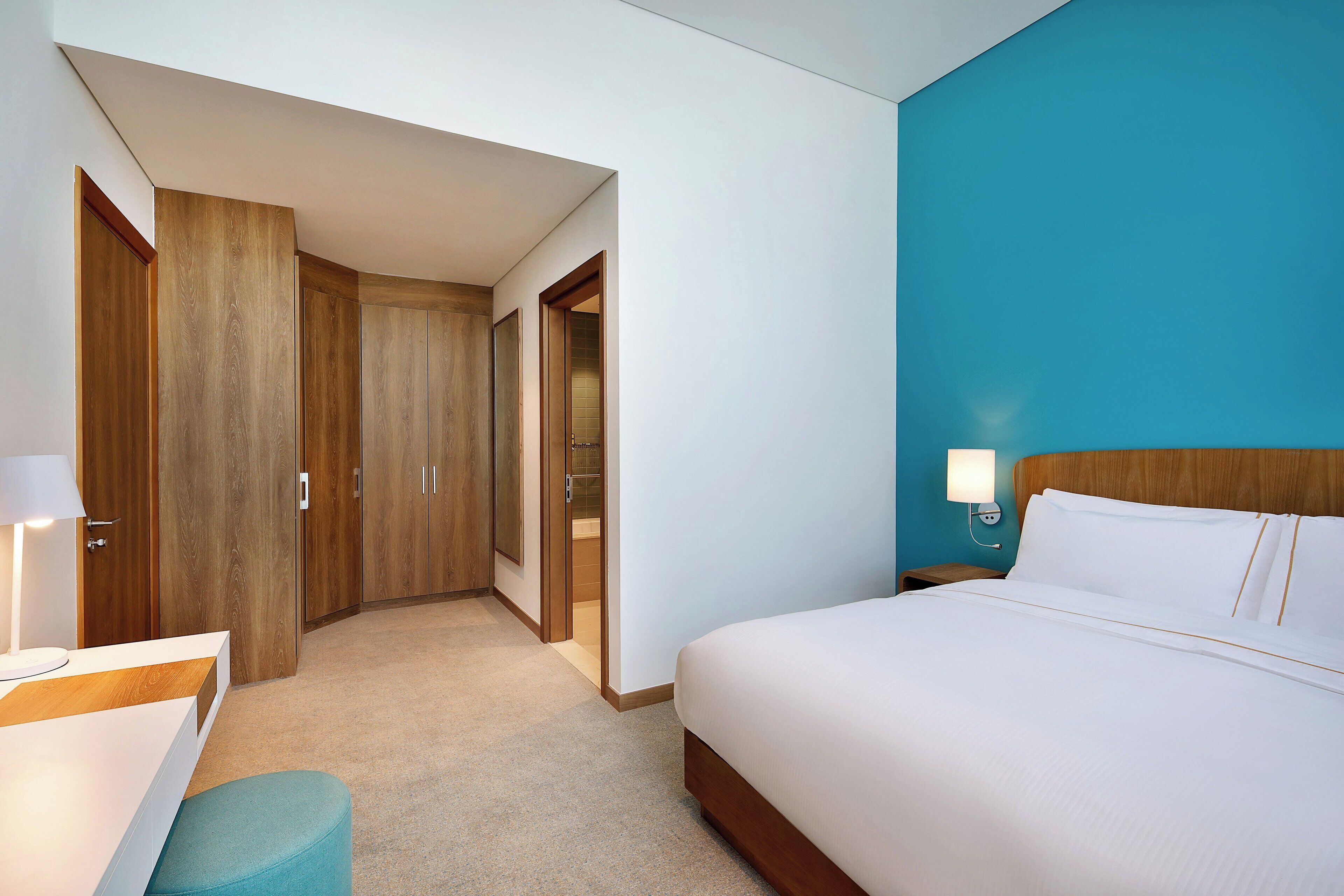 suite, 1 double bed | desk, laptop workspace, iron/ironing board, bed sheets