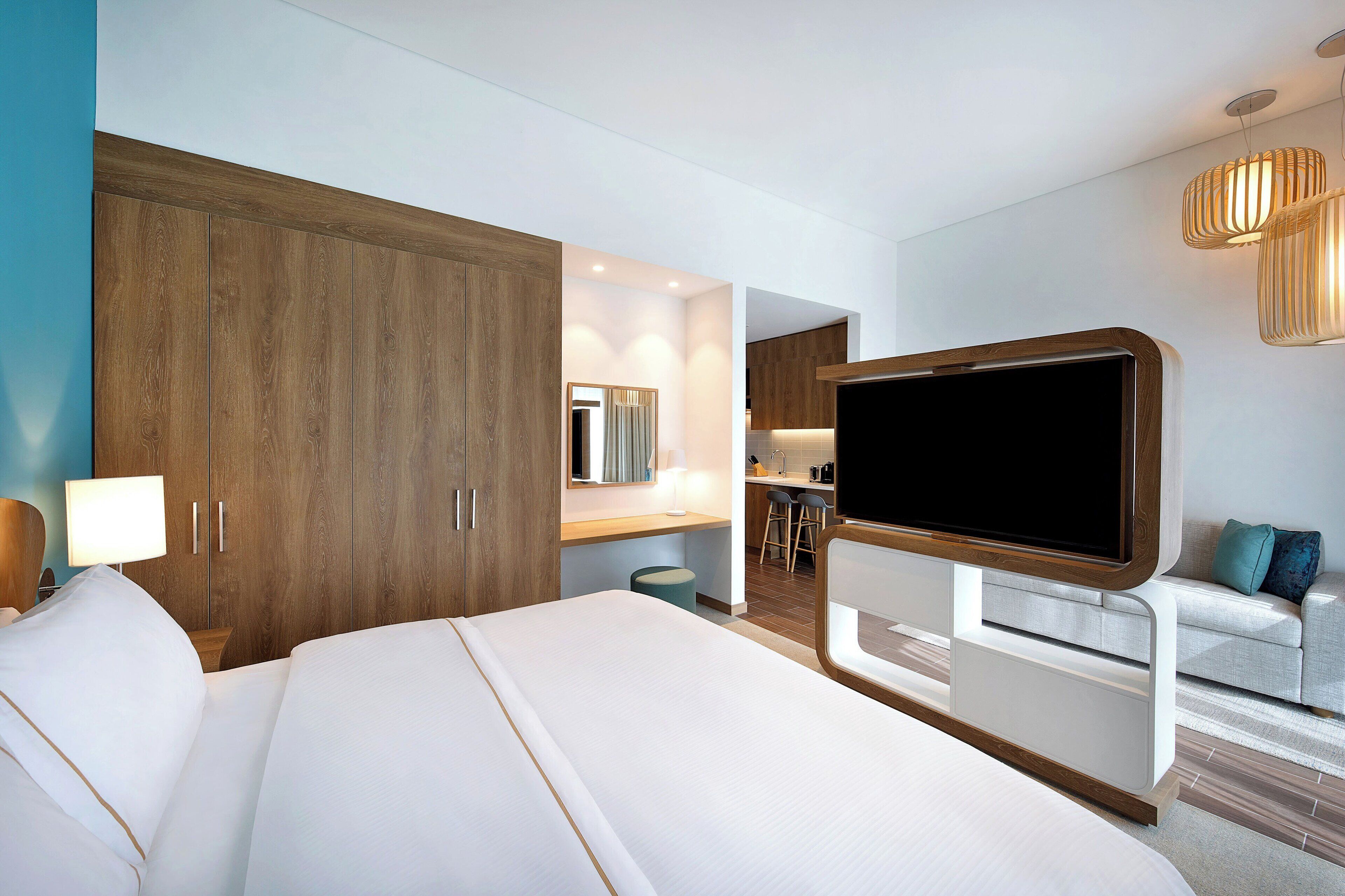 studio, 1 king bed with sofa bed | desk, laptop workspace, iron/ironing board, bed sheets