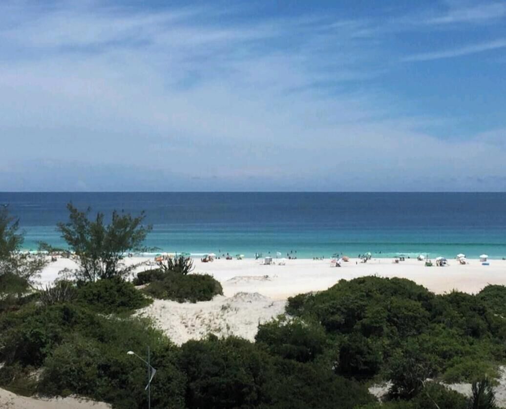 Plage, chaises longues